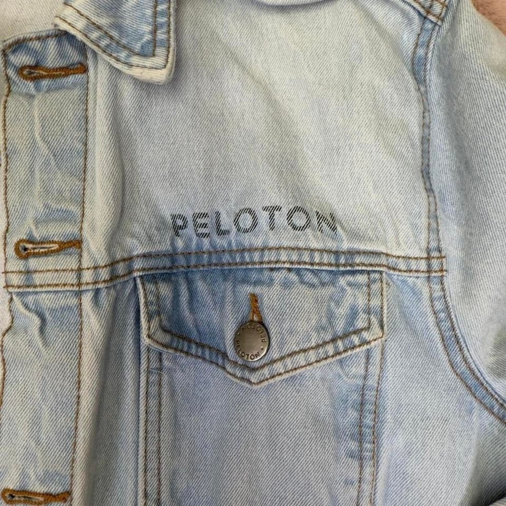 Peloton Denim Jacket Light Wash Graphic Back 'Together We Go Far' Oversized XL - Picture 4 of 8